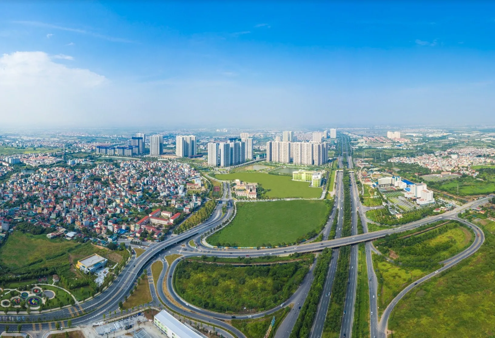 Cầu vượt thép Mai Dịch đi vào hoạt động, Vinhomes Smart City lại đắt giá hơn: nhà đầu tư nên nắm bắt như nào?