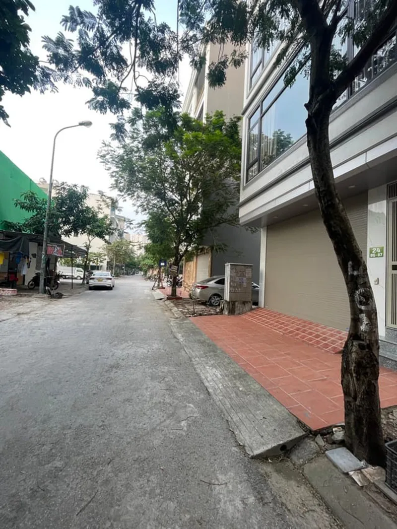 Nhà mặt phố 5 tầng Khu đấu giá quyền sử dụng đất Kiến Hưng - Hà Cầu quận Hà Đông giá bao nhiêu?