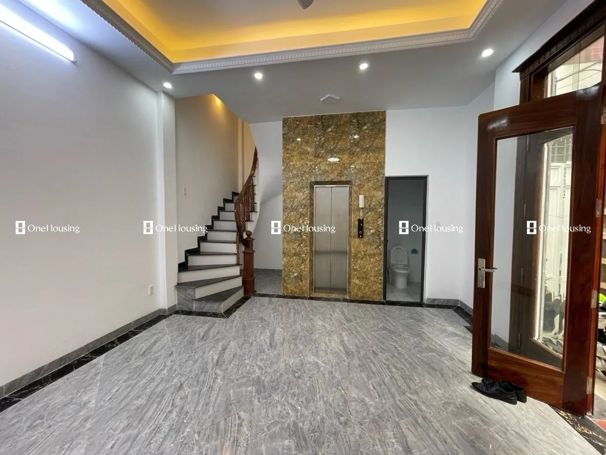 Nhà mặt ngõ diện tích 30m2 - 45m2 cách đường Lệ Mật quận Long Biên giá bao nhiêu?