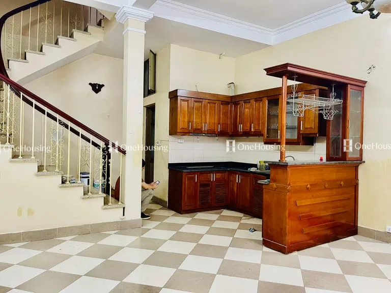 Nhà mặt ngõ diện tích 45m2 - 60m2 cách đường Hoàng Như Tiếp quận Long Biên giá bao nhiêu?
