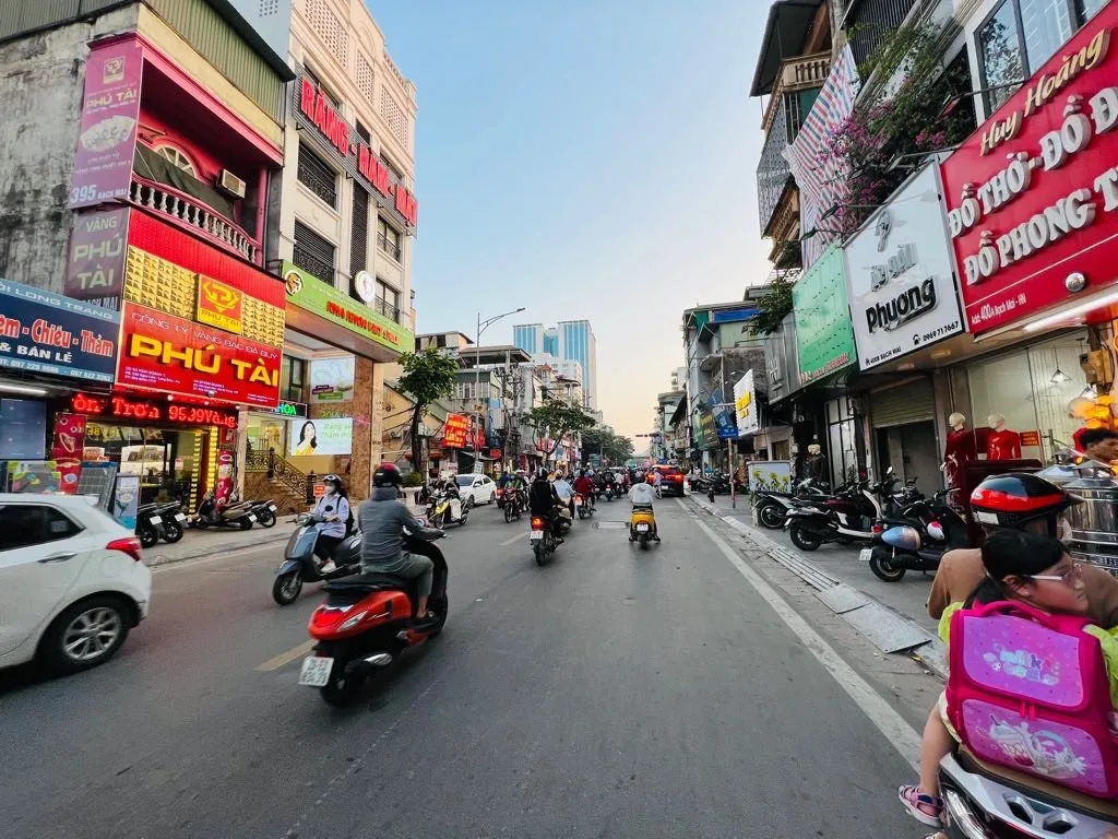 Nhà mặt ngõ 3 tầng cách đường Bạch Mai quận Hai Bà Trưng giá bao nhiêu?
