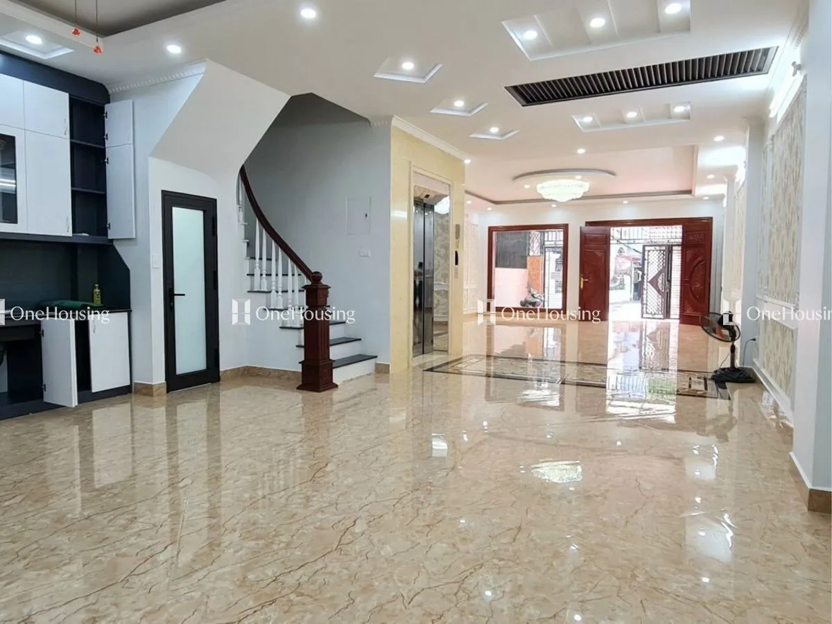 Nhà mặt ngõ diện tích 120m2 - 150m2 cách đường Chu Huy Mân quận Long Biên giá bao nhiêu?
