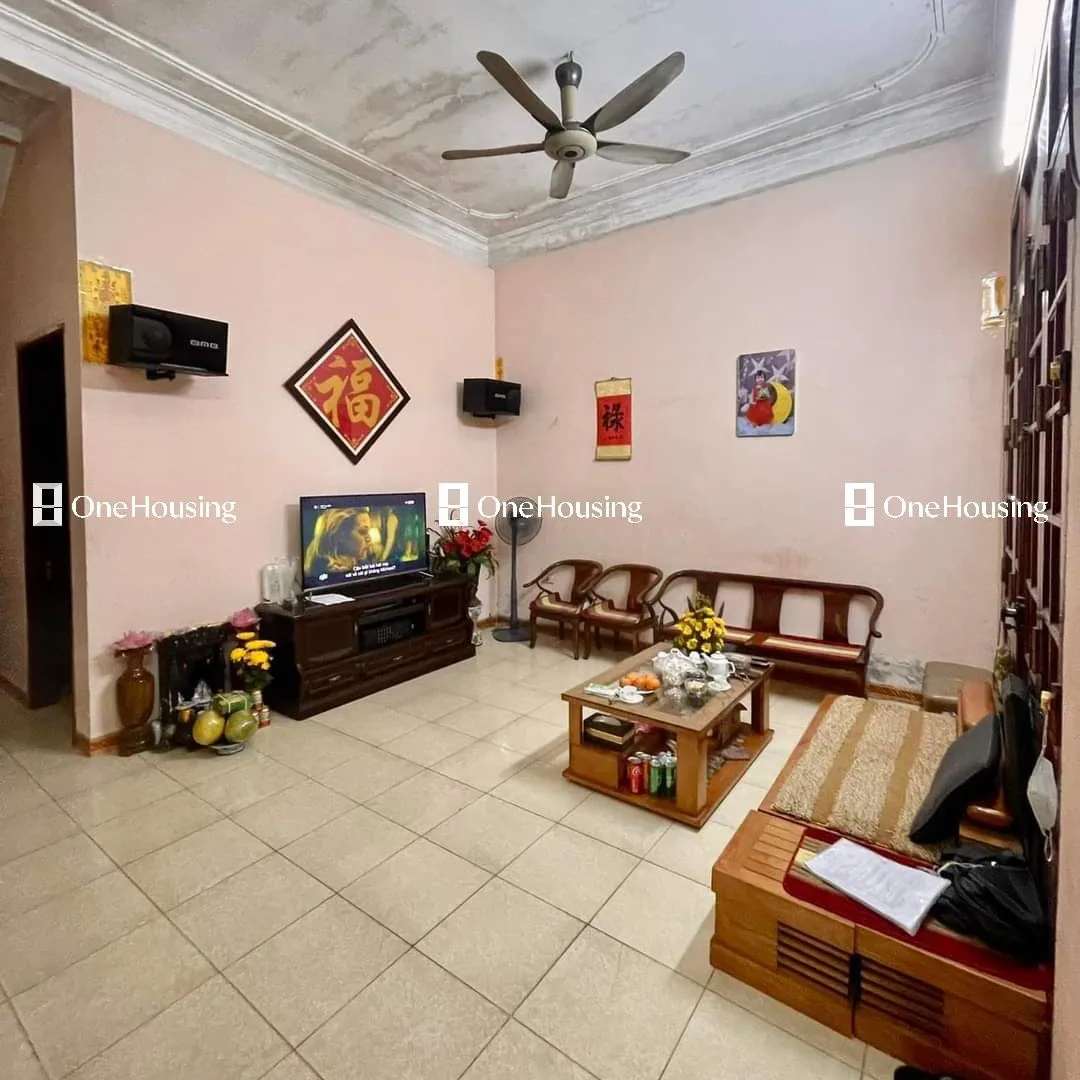 Nhà mặt ngõ 3 tầng cách đường Dương Văn Bé quận Hai Bà Trưng giá bao nhiêu?