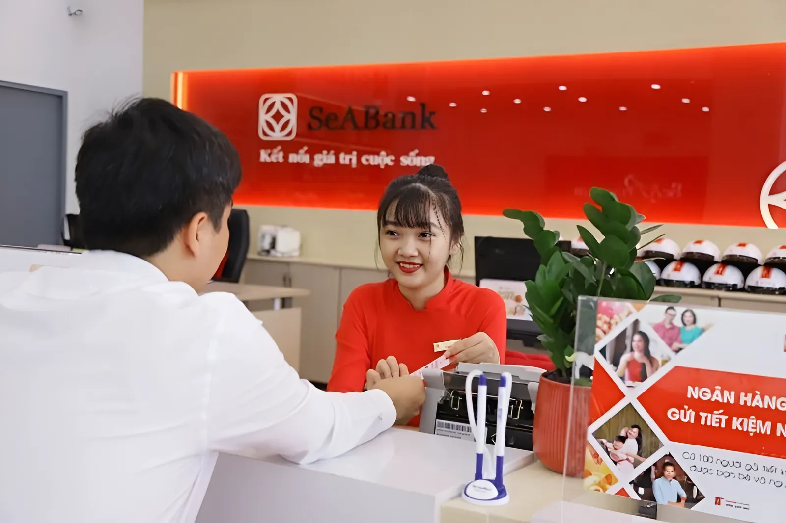 Khách hàng được hưởng ưu đãi lãi suất tối đa bao nhiêu khi gửi tiết kiệm trả lãi hàng tháng tại SeABank?