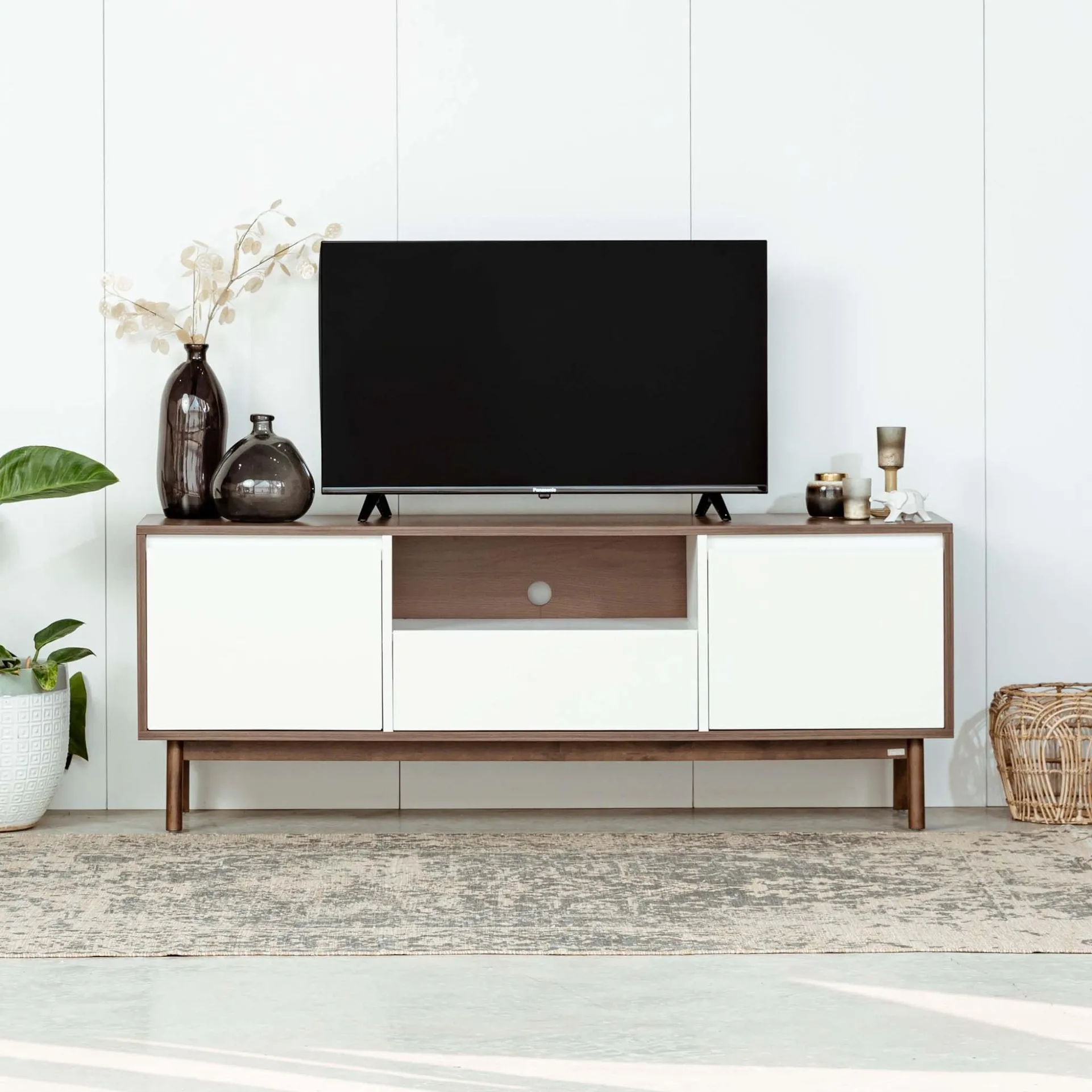 Tivi 55 inch nên chọn tủ kệ tivi kích thước bao nhiêu?