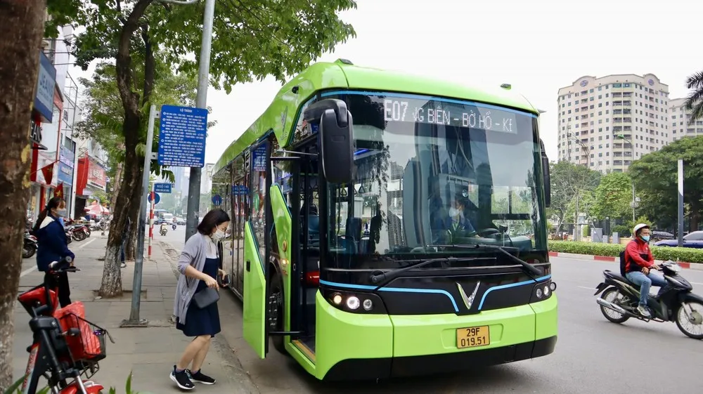 Di chuyển từ Vinhomes Smart City đến Bảo tàng Lịch Sử Quốc gia có dễ không?