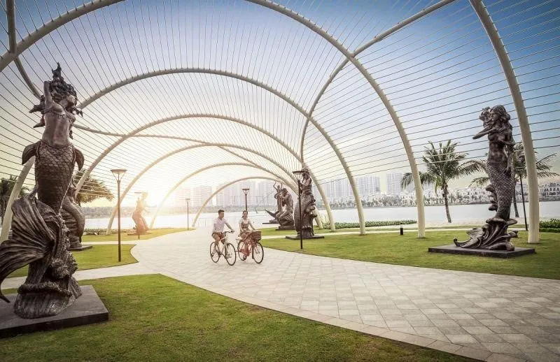 Từ Vinhomes Ocean Park Gia Lâm đến Công viên nước Hồ Tây bằng xe bus nào?