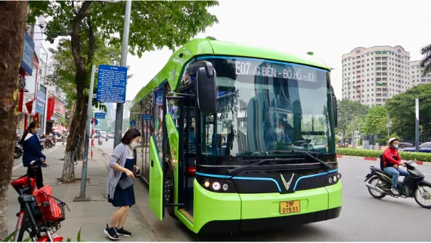 Từ Vinhomes Smart City Tây Mỗ đến trường THPT Yên Hòa xa bao nhiêu km?