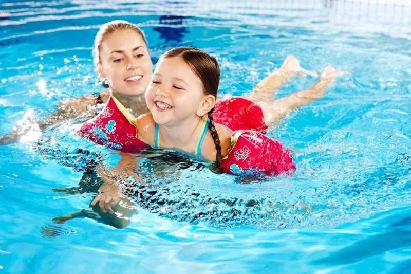 Danh sách 5 bể bơi dành cho bé tại Hà Nội chất lượng, an toàn 