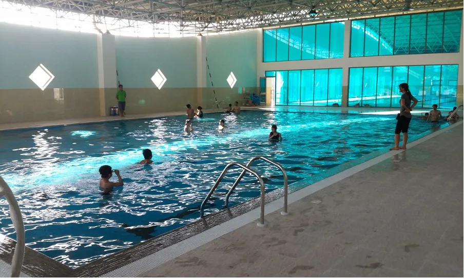 Cập nhật mới nhất giá vé, giờ mở cửa bể bơi bốn mùa khu đô thị Việt Hưng