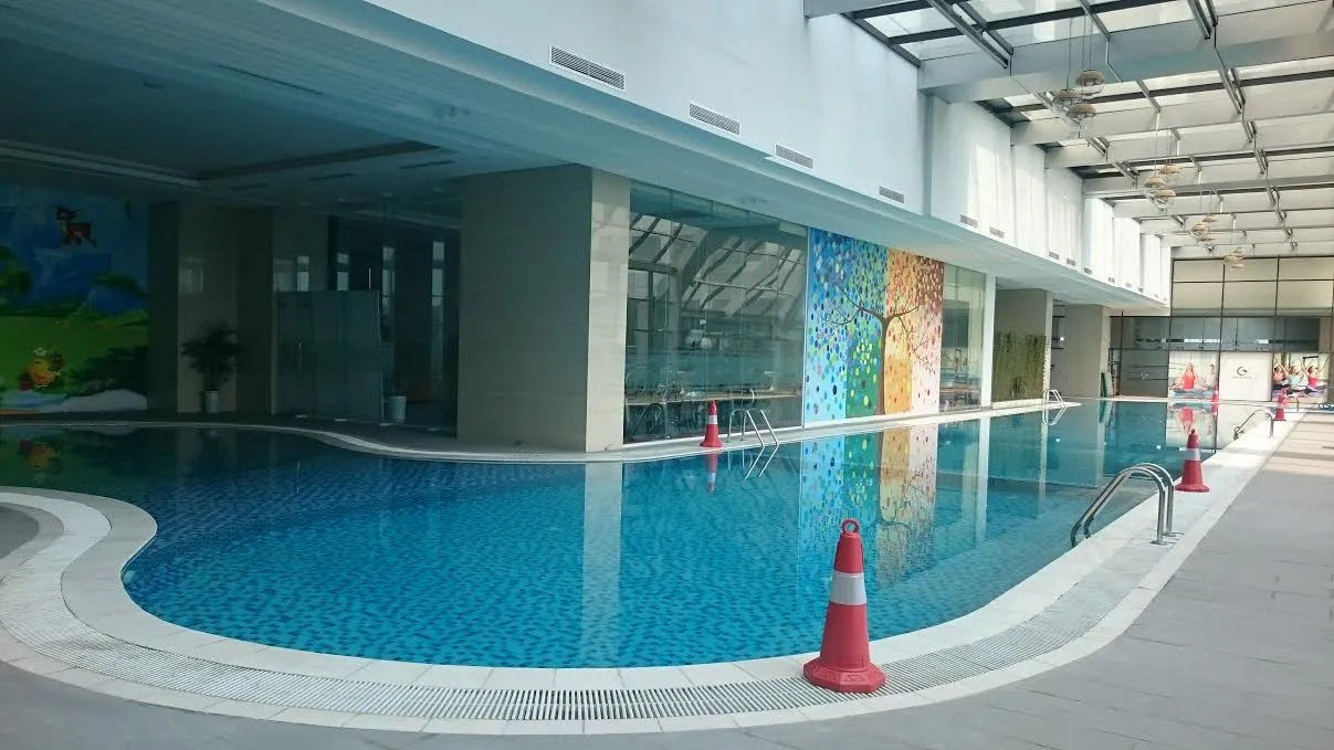 Cập nhật mới nhất giá vé, giờ mở cửa bể bơi chung cư Golden Land Hoàng Huy 