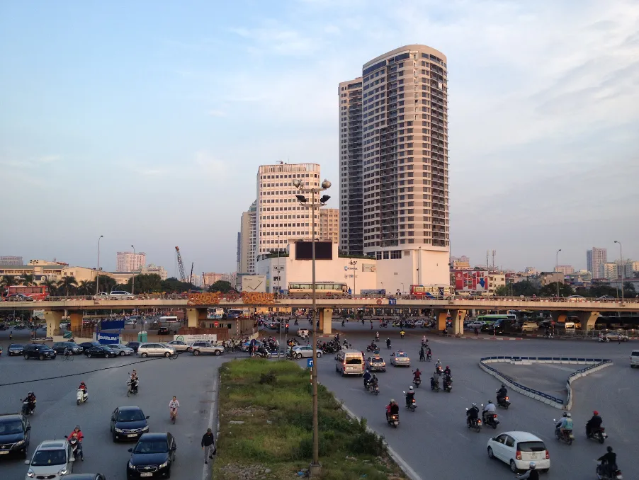 Gần trường Đại học Thương Mại có các chung cư nào đang bán căn hộ 1 phòng ngủ?