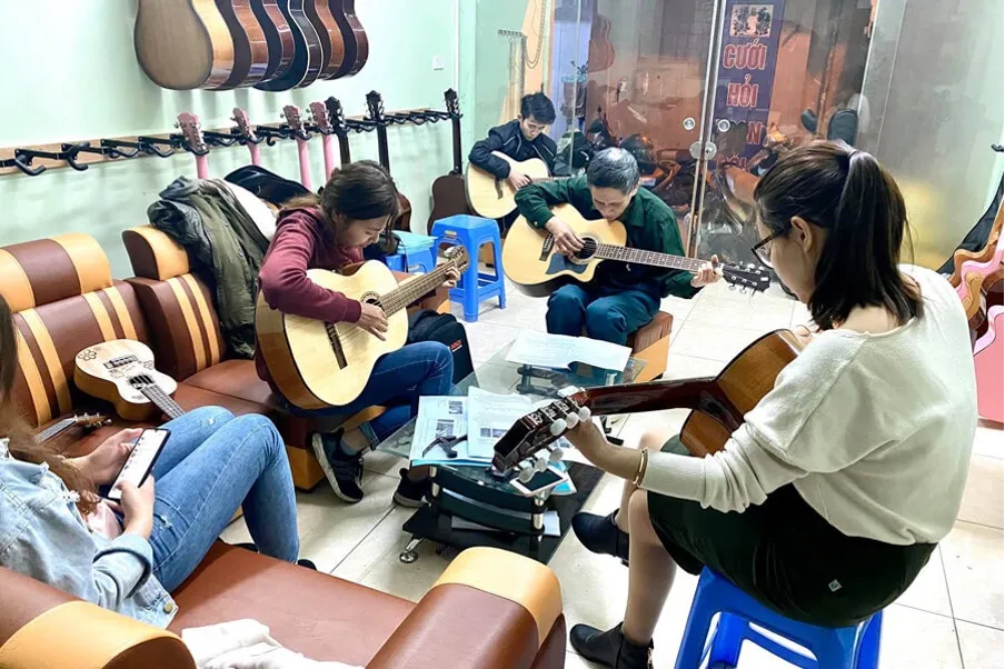 Gợi ý 6 trung tâm dạy đàn guitar uy tín cho trẻ tại quận Cầu Giấy