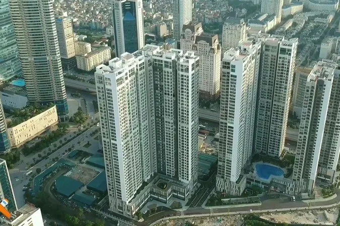 Gần trường Đại học Hòa Bình có các chung cư nào đang bán căn hộ 1 phòng ngủ?