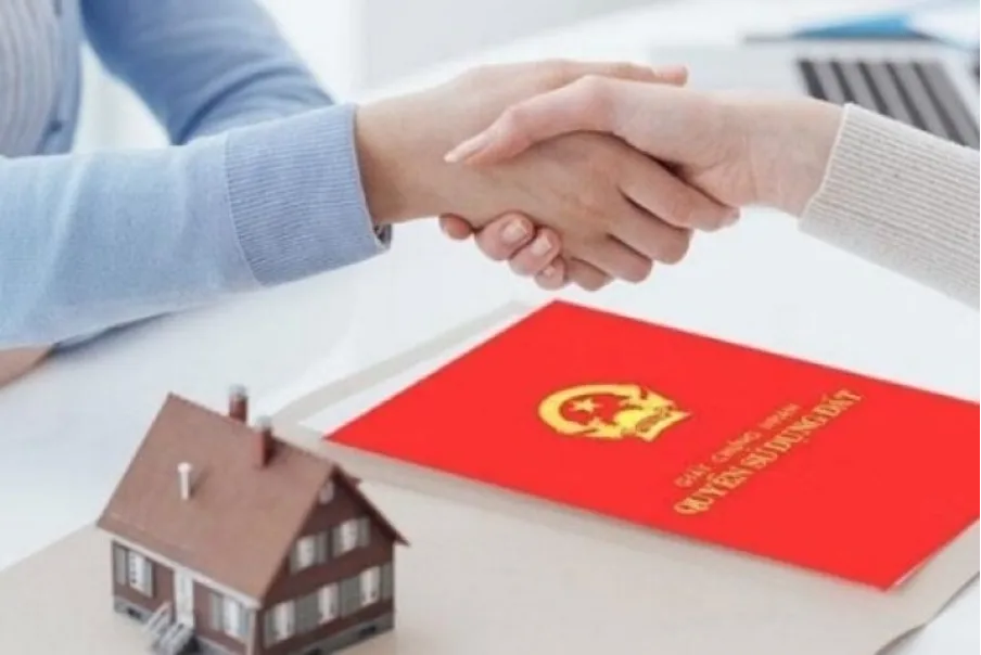 Những rủi ro khi mua nhà đất chung sổ đỏ bạn nên biết