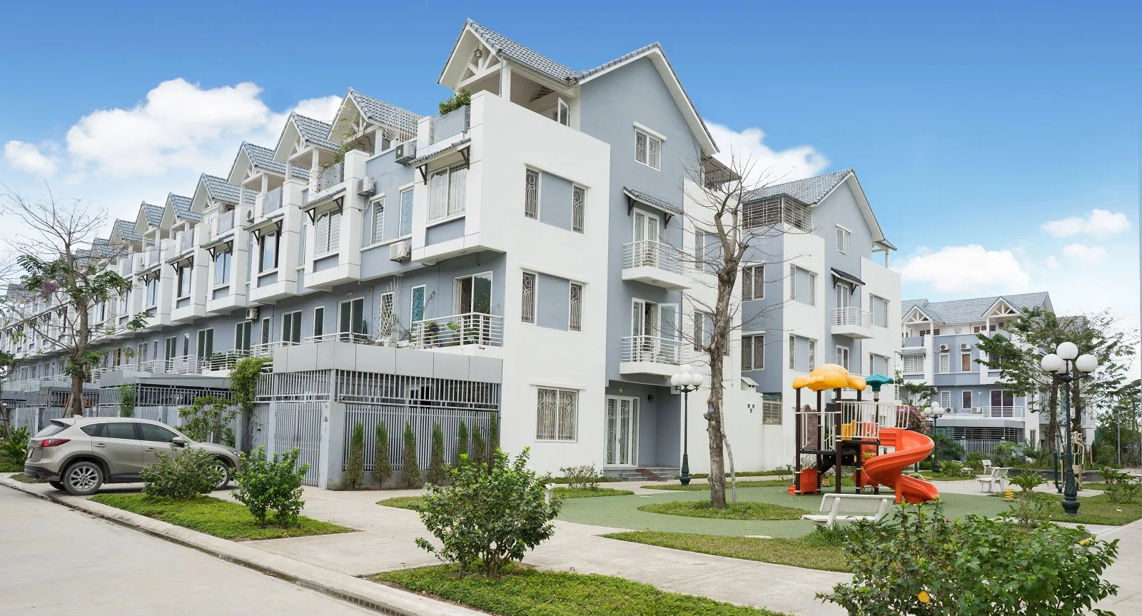 Quyền về lối đi qua bất động sản liền kề