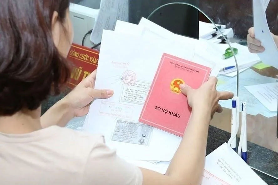 Làm thế nào chuyển hộ khẩu gia đình khi chưa có sổ hồng?