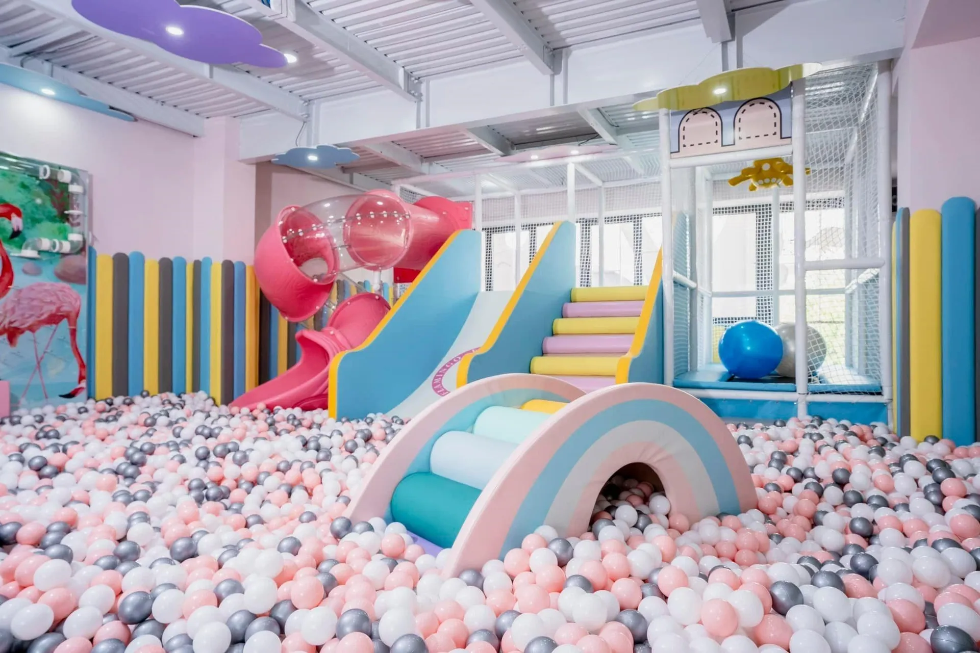 Khám phá quán cà phê có khu vui chơi trẻ em Flamingo Family Kids Cafe gần chung cư Hạnh Phúc, quận 5