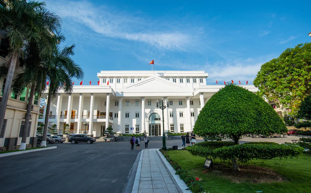 Hướng dẫn di chuyển từ Masteri West Heights đến trường Đại học Hà Nội