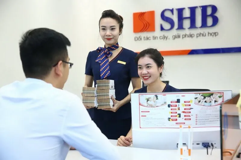 Gần chung cư 60 Hoàng Quốc Việt quận Cầu Giấy có chi nhánh ngân hàng nào không?