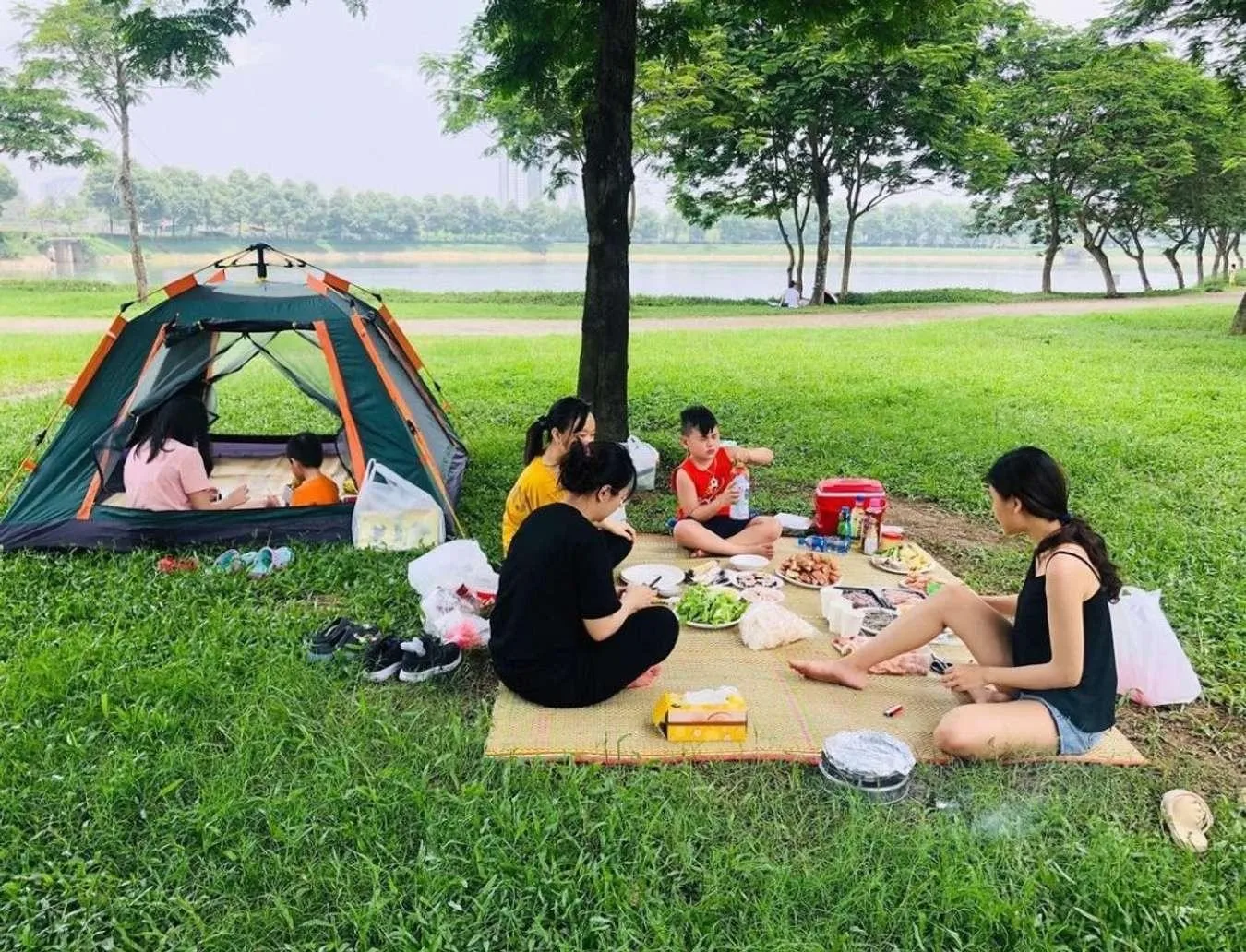 Chung cư Athena Complex Pháp Vân cách công viên Yên Sở bao nhiêu km?