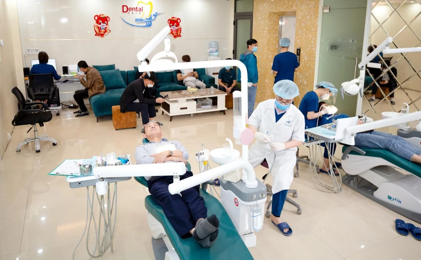Gần chung cư Discovery Complex quận Cầu Giấy có phòng khám nha khoa nào không?