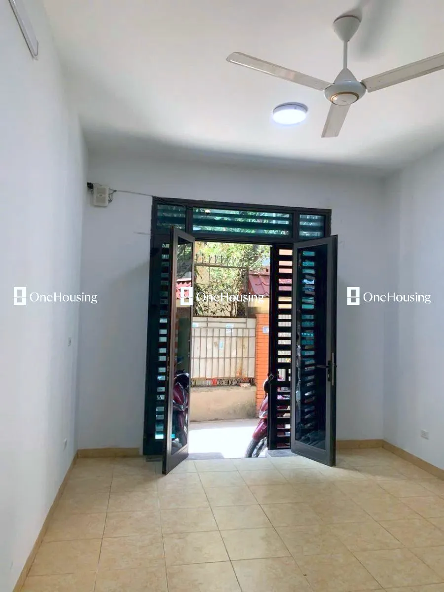 Nhà mặt ngõ cách Lạc Long Quân 80m, P. Xuân La, Q. Tây Hồ, TP. Hà Nội