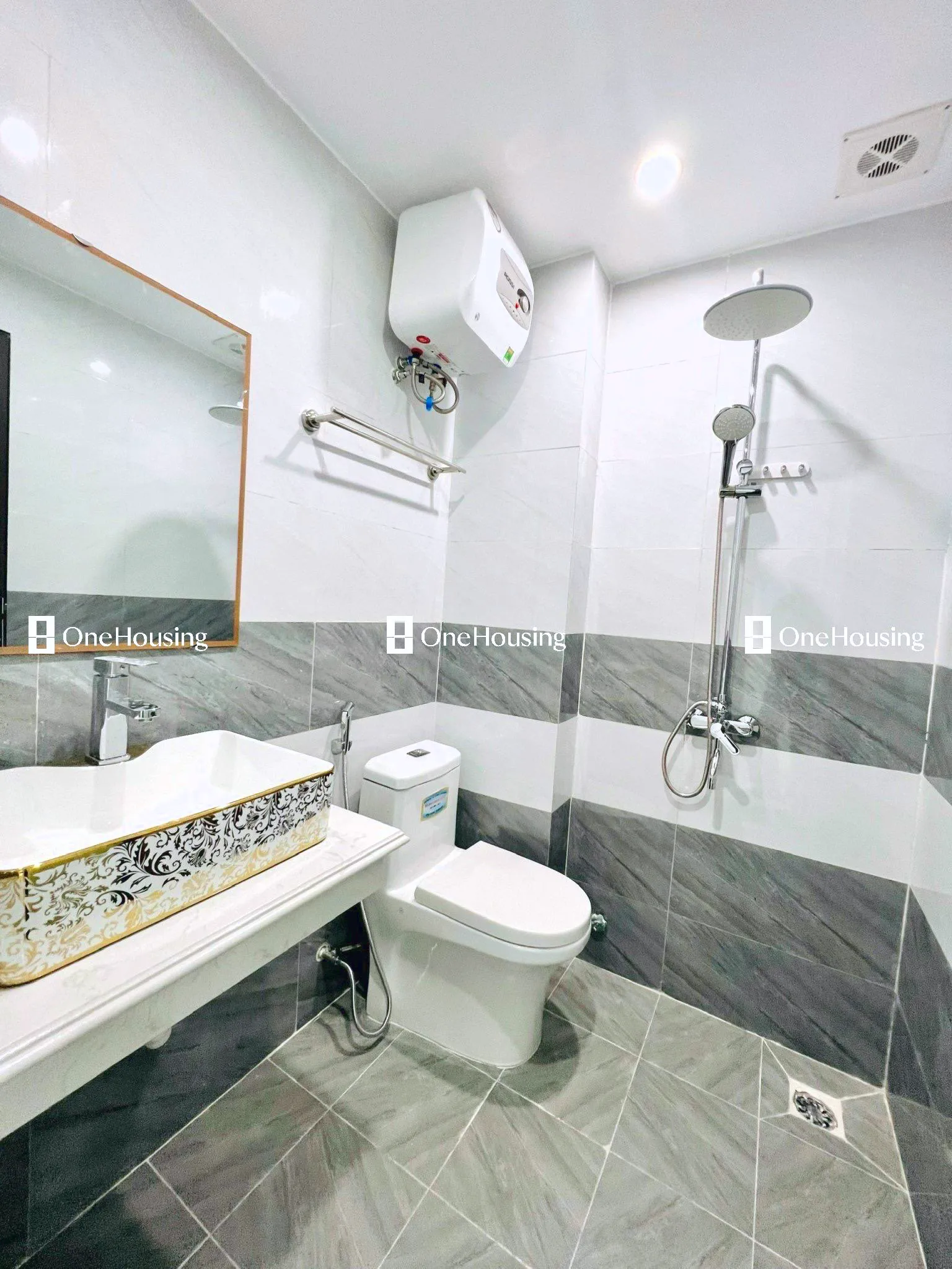 Nhà mặt ngõ cách Bát Khối 61m, P. Cự Khối, Q. Long Biên, TP. Hà Nội