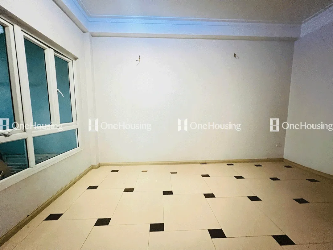 Nhà mặt ngõ cách Phố 8/3 70m, P. Quỳnh Mai, Q. Hai Bà Trưng, TP. Hà Nội
