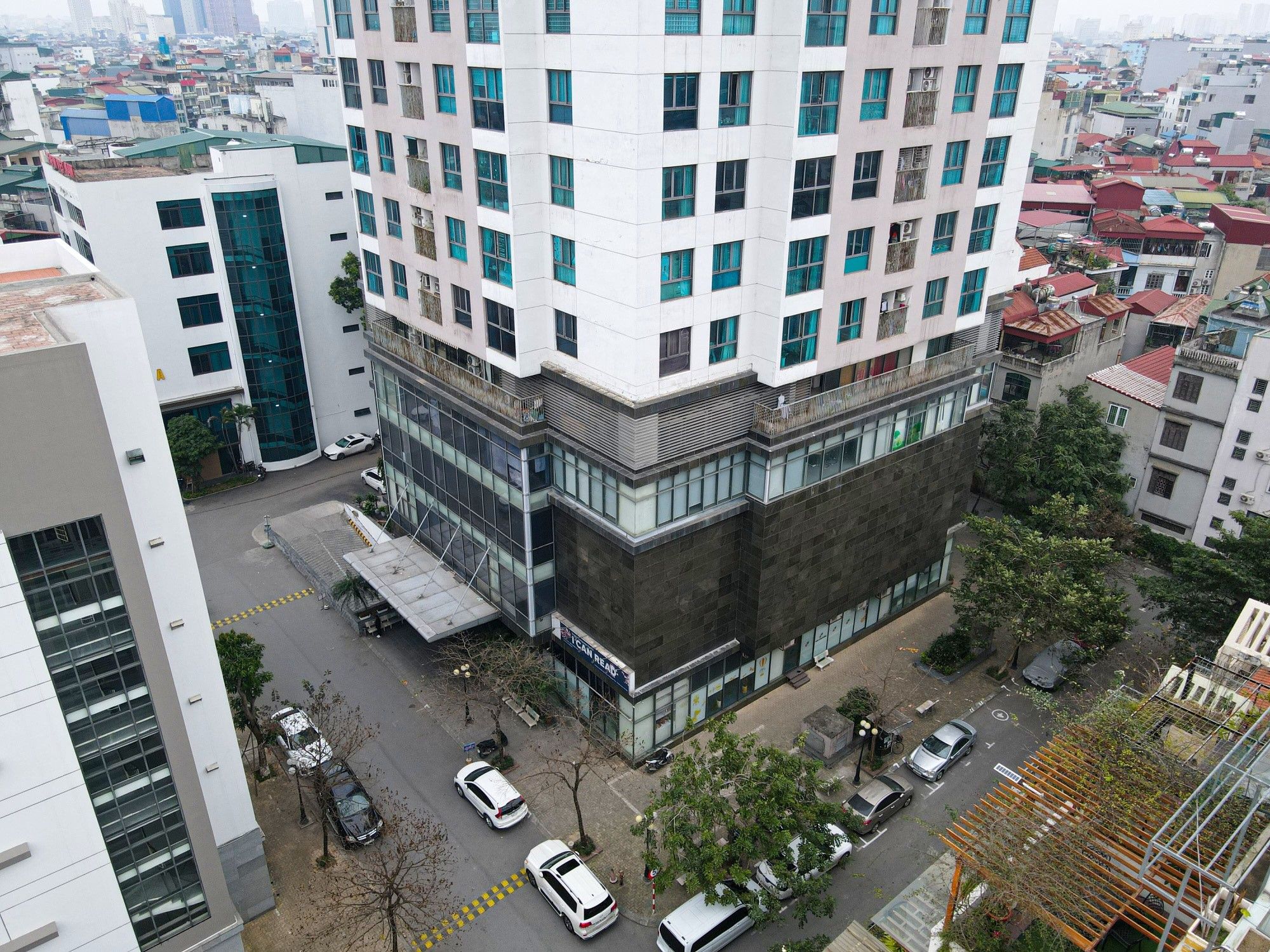 Có đủ chỗ đậu ôtô và xe máy tại chung cư Fafilm - VNT Tower quận Thanh Xuân không?