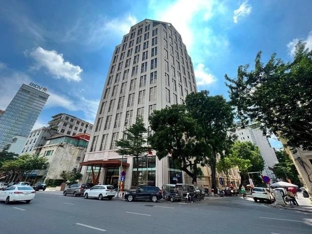 Nhà mặt phố tại đường Trần Quang Khải, phường Tràng Tiền, quận Hoàn Kiếm có giá bán bao nhiêu?