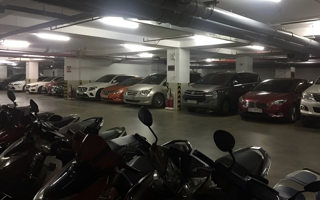 Có đủ chỗ đậu ô tô và xe máy chung cư Khuông Việt Quận Tân Phú không?