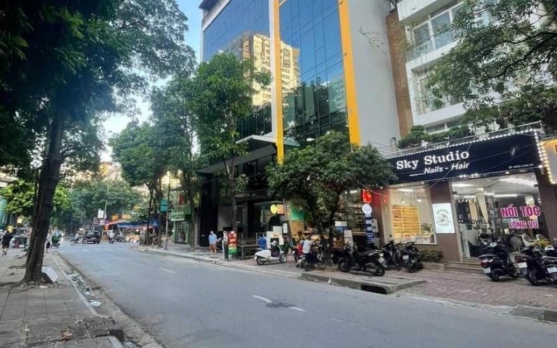 Nhà mặt phố tại đường Nguyễn Thị Thập, quận Cầu Giấy giá bán bao nhiêu?