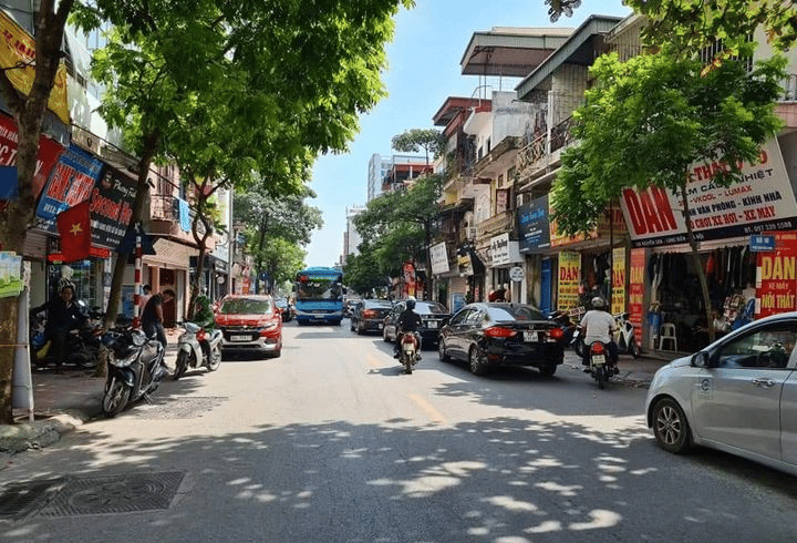Giá bán nhà riêng, nguyên căn phố Nguyễn Sơn, quận Long Biên hiện tại là bao nhiêu?