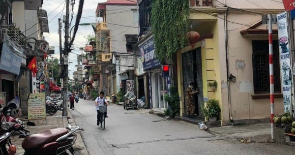 Giá bán nhà riêng, nguyên căn đường Tình Quang, quận Long Biên hiện tại là bao nhiêu?