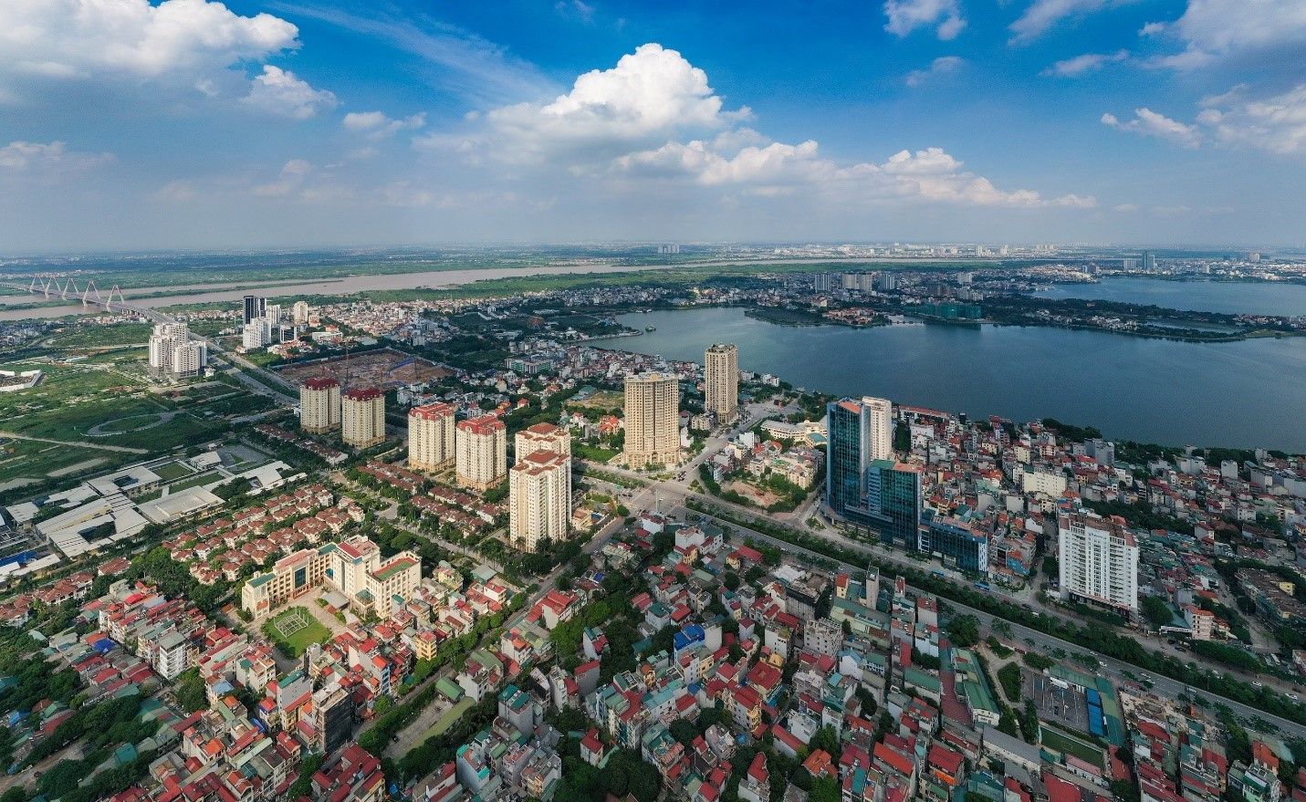 Giá bán nhà riêng, nguyên căn đường Hoàng Quốc Việt, quận Tây Hồ hiện tại là bao nhiêu?