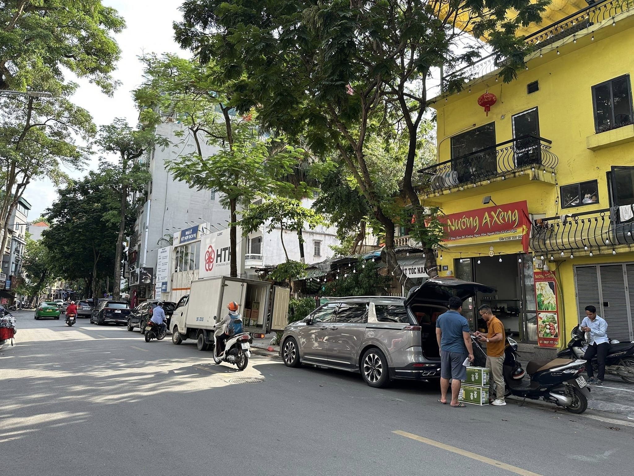 Nhà riêng ô tô vào được quận Ba Đình đang có giá bán bao nhiêu?