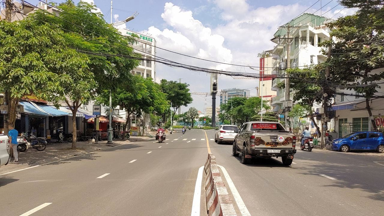 Giá bán nhà riêng đường Nguyễn Thị Xiếu, Quận 7, TP. HCM hiện tại là bao nhiêu?
