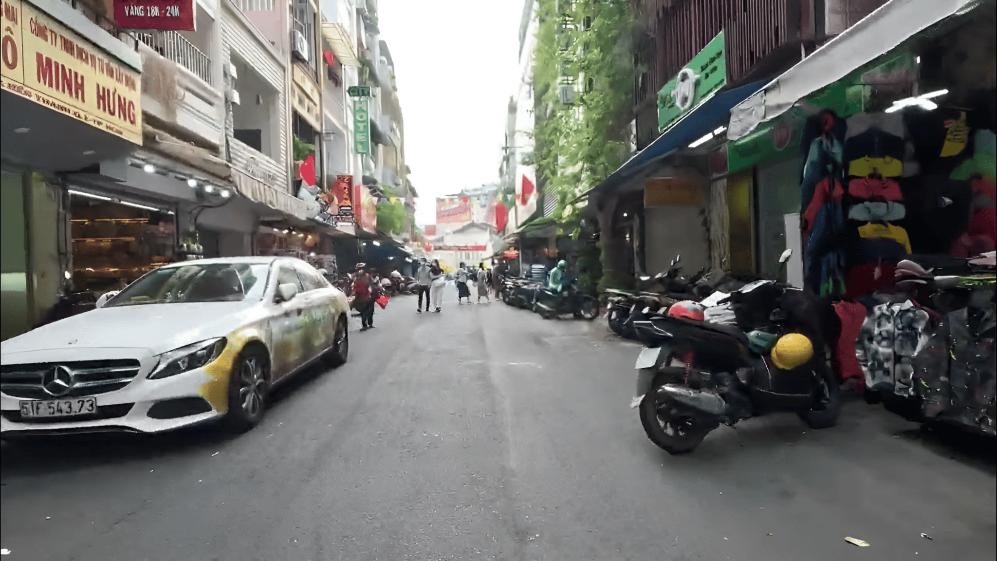Nhà mặt phố đường Lưu Văn Lang, quận 1 hiện có giá bao nhiêu?