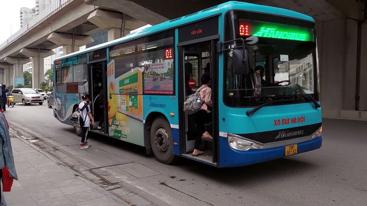 Có những tuyến xe bus nào đi qua chung cư 101 Láng Hạ?