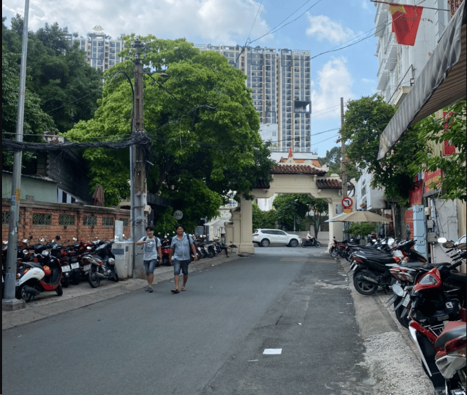 Nhà mặt phố đường Nguyễn Hiền, Quận 3 hiện có giá bao nhiêu?