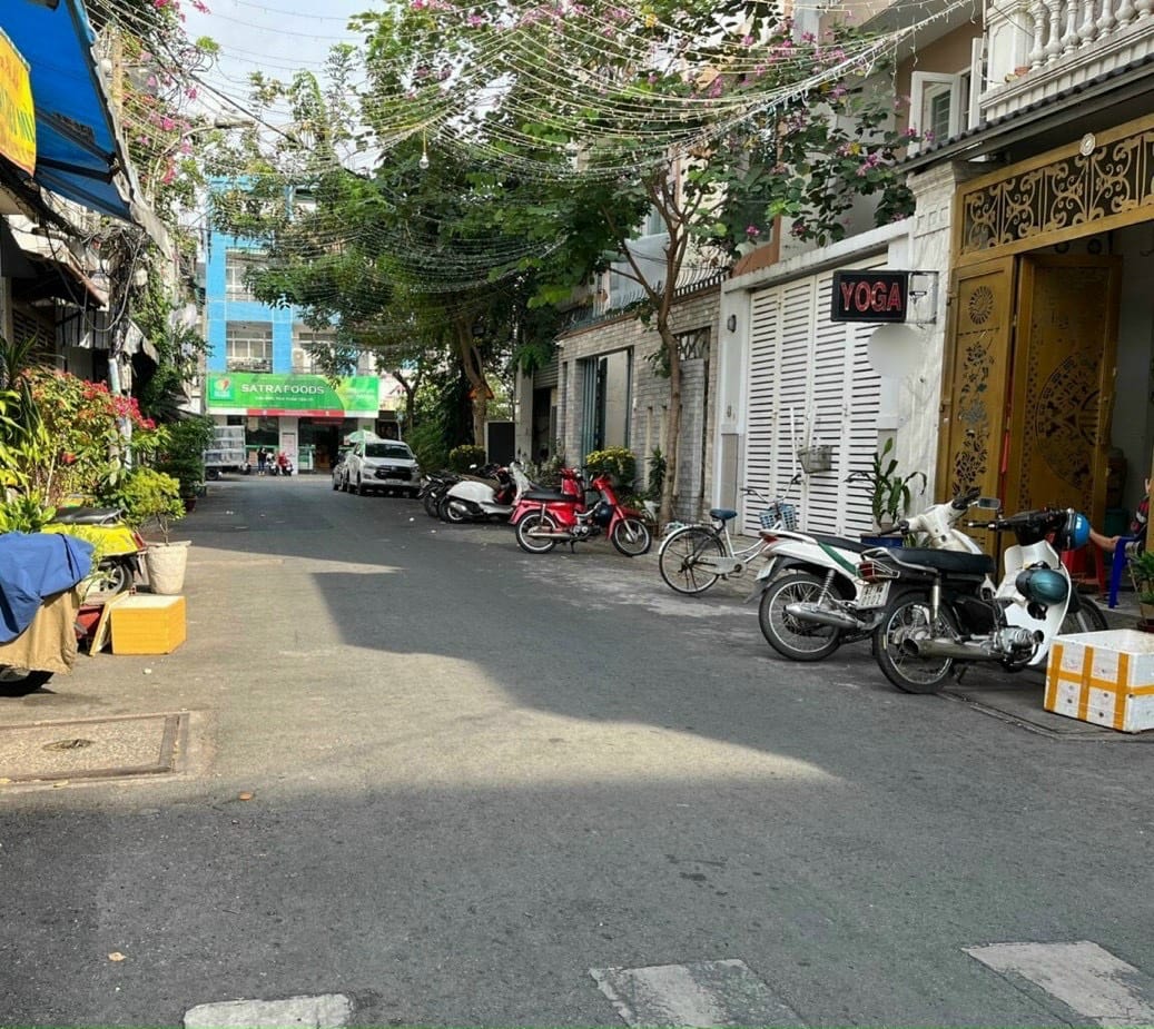 Nhà mặt phố đường Dân Tộc, Quận Tân Phú hiện có giá bao nhiêu? 