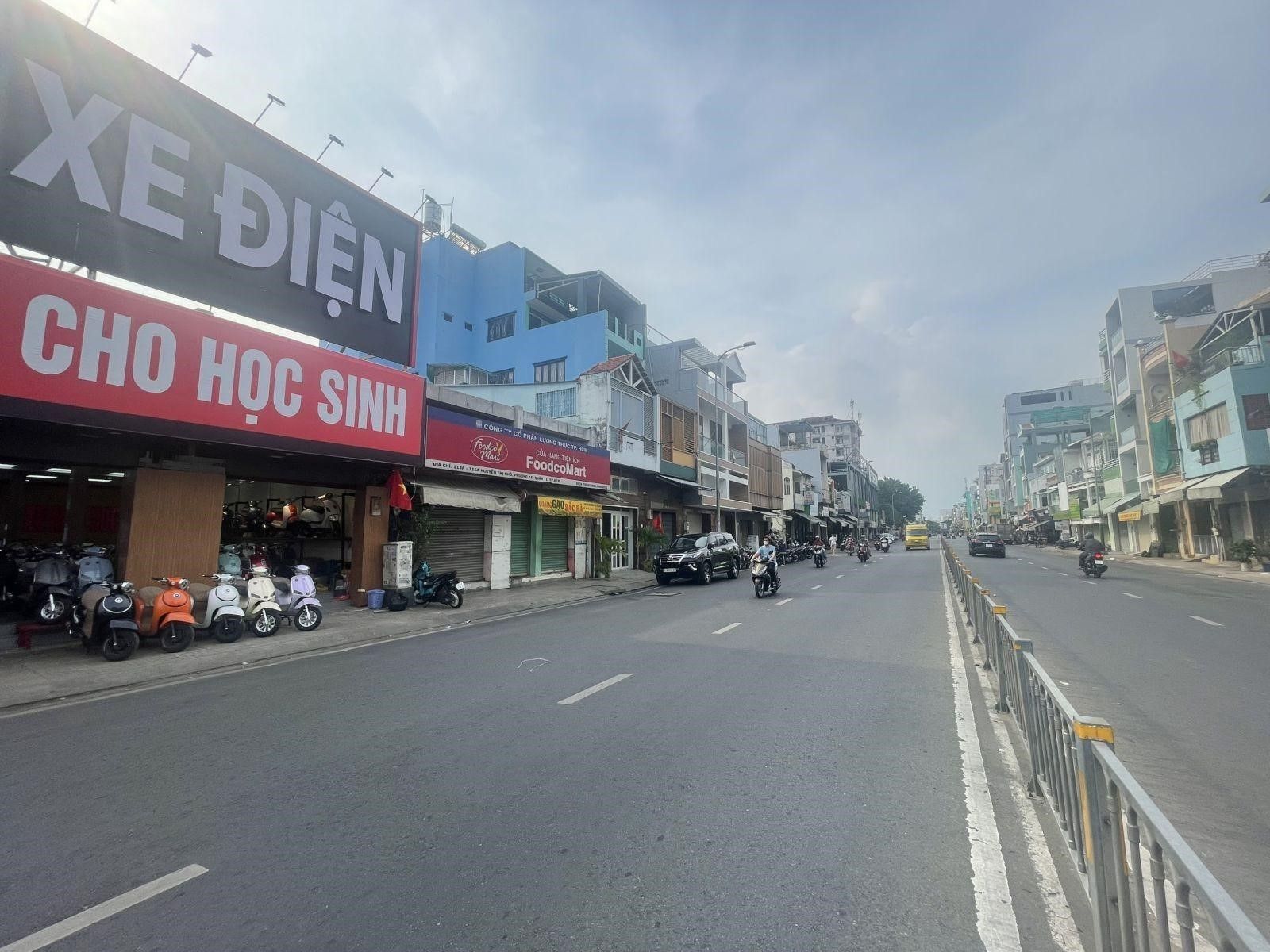 Nhà mặt phố tại đường Nguyễn Thị Nhỏ, quận 11 có giá bán bao nhiêu?