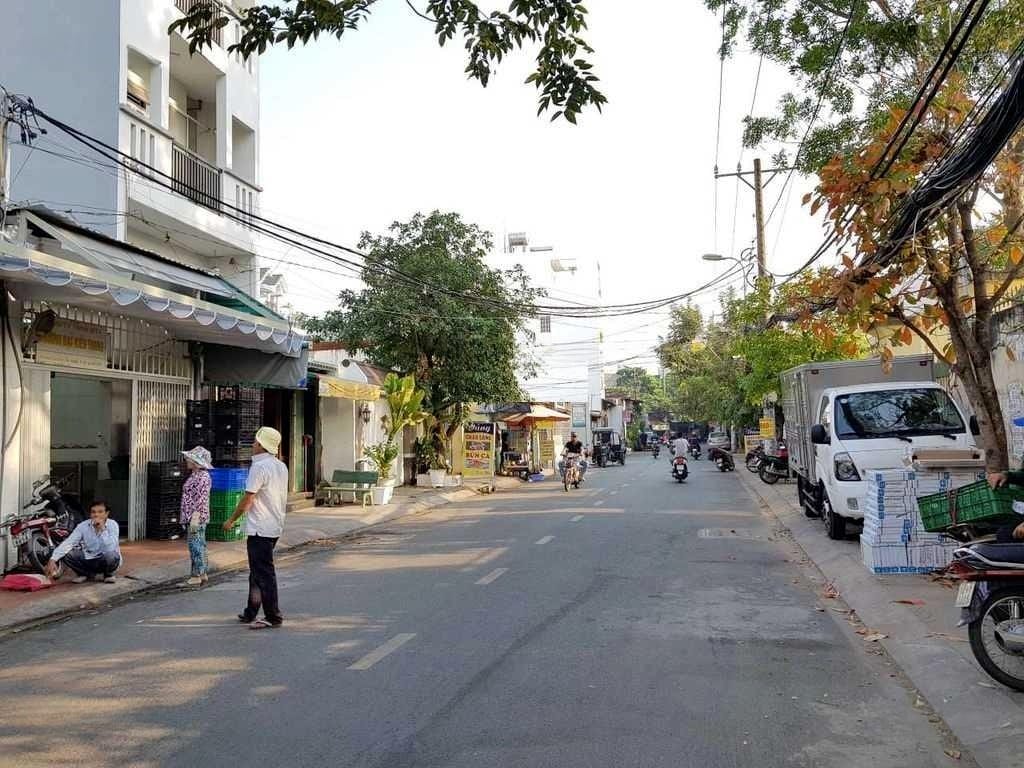 Nhà mặt phố tại đường Huỳnh Văn Nghệ, quận Gò Vấp có giá bán bao nhiêu?