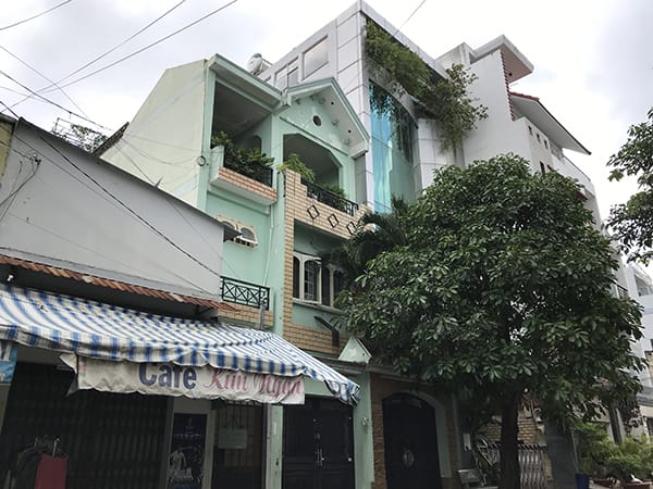 Nhà mặt phố tại đường Lê Thị Hồng, quận Gò Vấp có giá bán bao nhiêu?