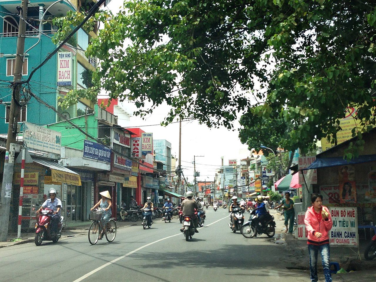 Nhà mặt phố tại đường Nguyễn Văn Nghi, quận Gò Vấp có giá bán bao nhiêu?
