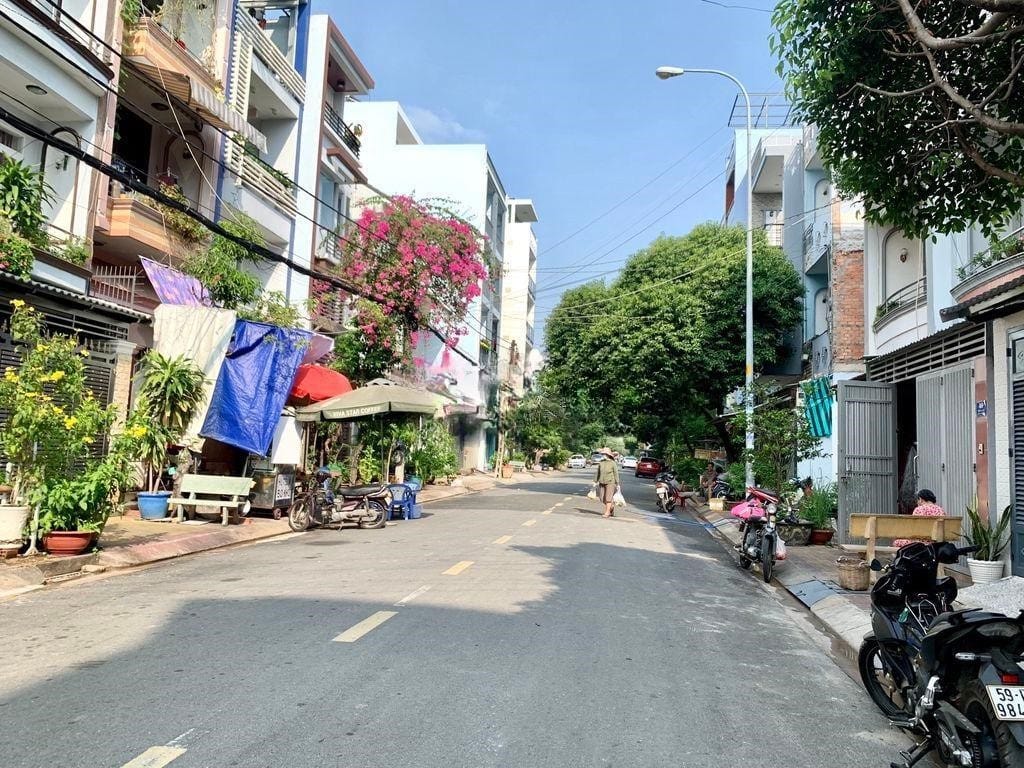 Giá bán nhà riêng, nguyên căn đường Trần Thủ Độ, quận Tân Phú hiện tại là bao nhiêu?