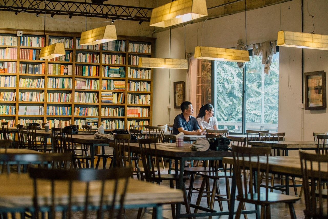 Là "mọt sách" không thể không đến các quán cafe đọc sách xung quanh Vinhomes Metropolis.