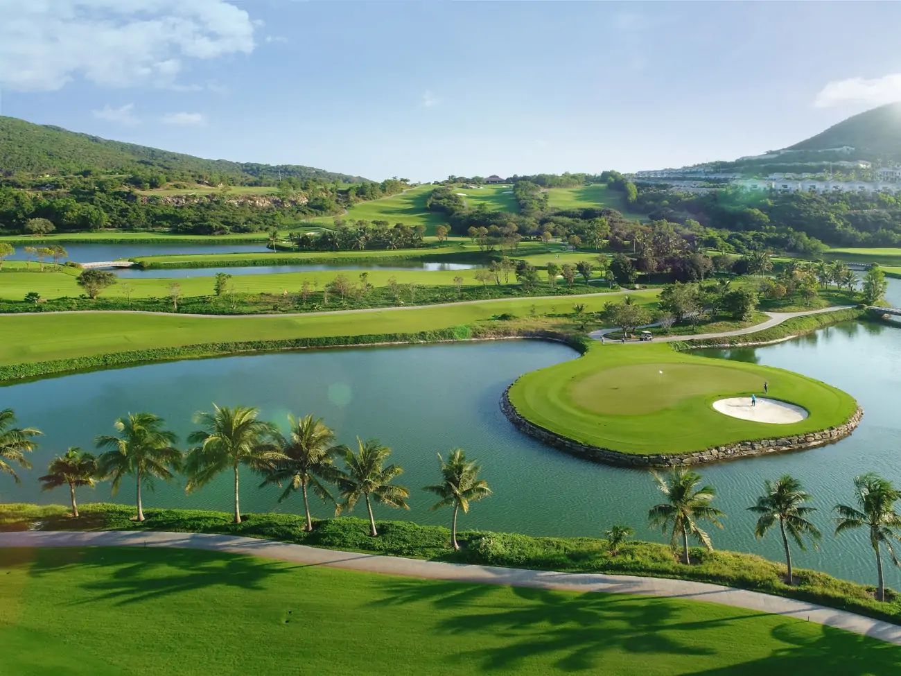 Vì sao Vinhomes Royal Island Vũ Yên là địa điểm lý tưởng cho dân chơi golf chuyên nghiệp?