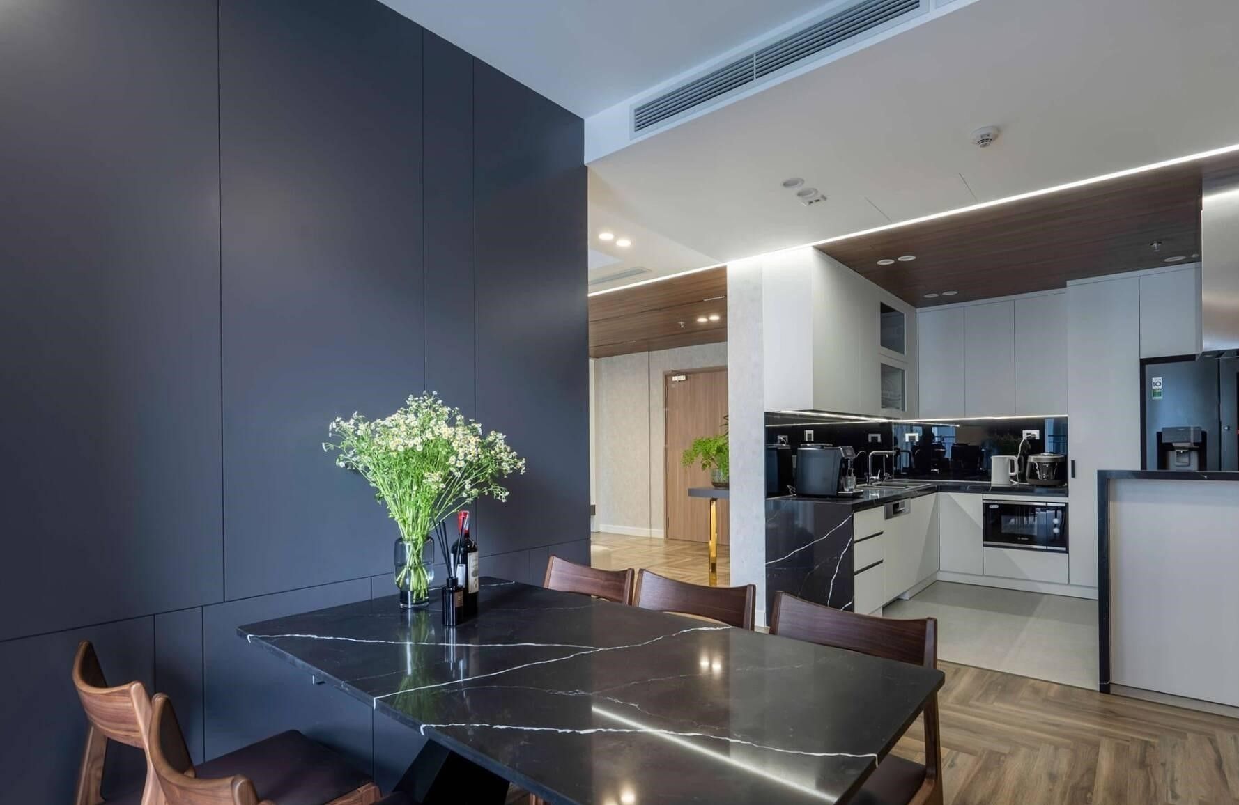 "Mạnh dạn" đập thông 2 căn hộ Vinhomes Smart City để làm "tổ ấm" hiện đại, khác biệt: Học hỏi cách vợ chồng Gen Z thiết kế nội thất